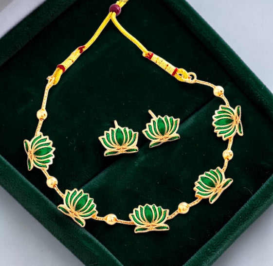 Lotus Necklace Set